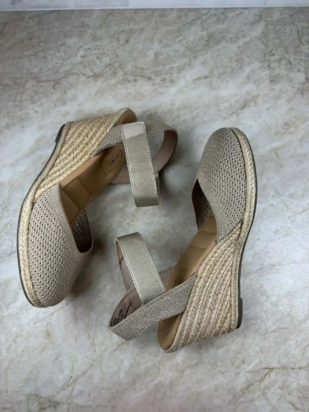 Me Too Blair Espadrille Wedge Sandals Gold Metallic Knit Womens 8.5 M